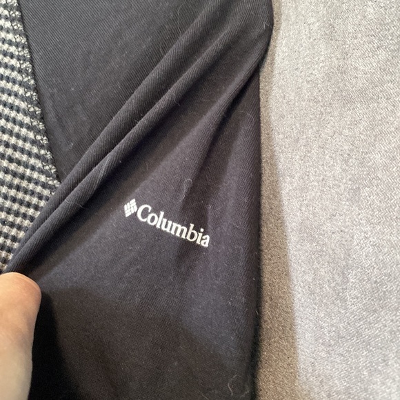Columbia hooded long sleeve MEDIUM - Picture 4 of 6